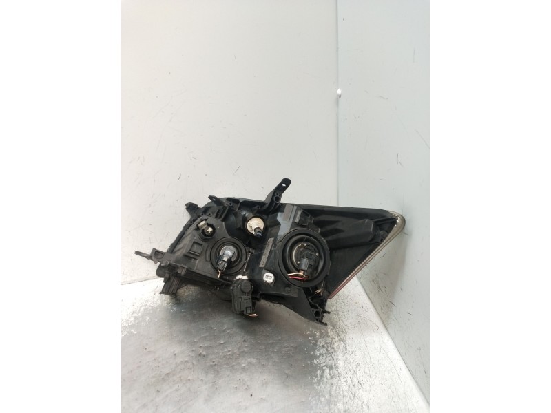 Recambio de faro derecho para toyota auris luna+ referencia OEM IAM 8111002470 89901943 89901357