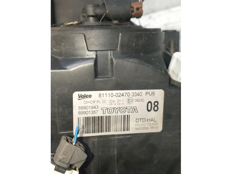 Recambio de faro derecho para toyota auris luna+ referencia OEM IAM 8111002470 89901943 89901357