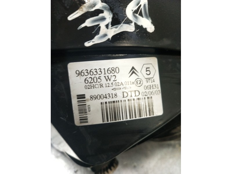 Recambio de faro derecho para citroën saxo (s0, s1) 1.5 d referencia OEM IAM 9636331680  