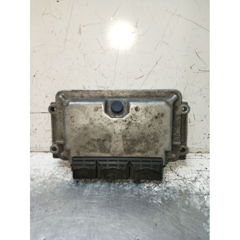 Recambio de centralita motor uce para citroën saxo (s0, s1) 1.5 d referencia OEM IAM 0281001839 9630059880 28FM0279