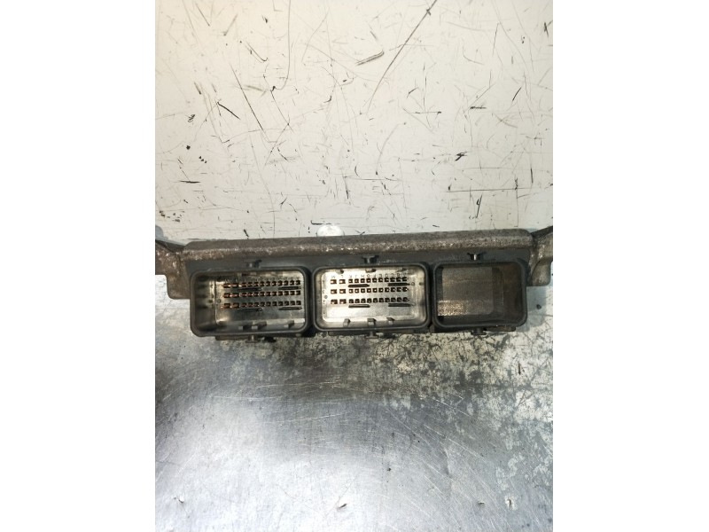 Recambio de centralita motor uce para citroën saxo (s0, s1) 1.5 d referencia OEM IAM 0281001839 9630059880 28FM0279