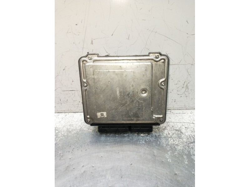 Recambio de centralita motor uce para toyota auris luna+ referencia OEM IAM 0281013414 8966102E20 1039S25235