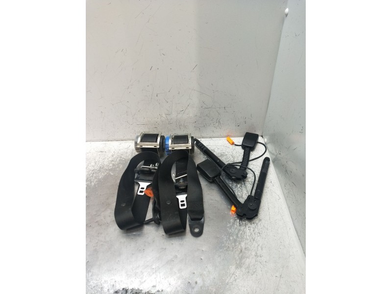 Recambio de juego cinturones delantero para ford fusion (ju_) 1.4 referencia OEM IAM  5P 