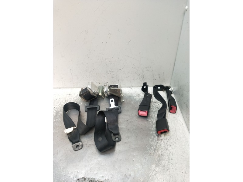 Recambio de juego cinturones trasero para toyota auris luna+ referencia OEM IAM  5P 