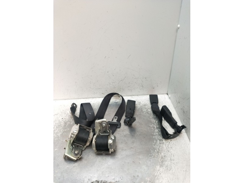 Recambio de juego cinturones trasero para toyota auris luna+ referencia OEM IAM  5P 