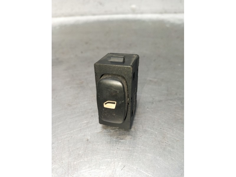 Recambio de mando elevalunas delantero derecho para peugeot 407 st sport pack referencia OEM IAM 96360166XT 5P 