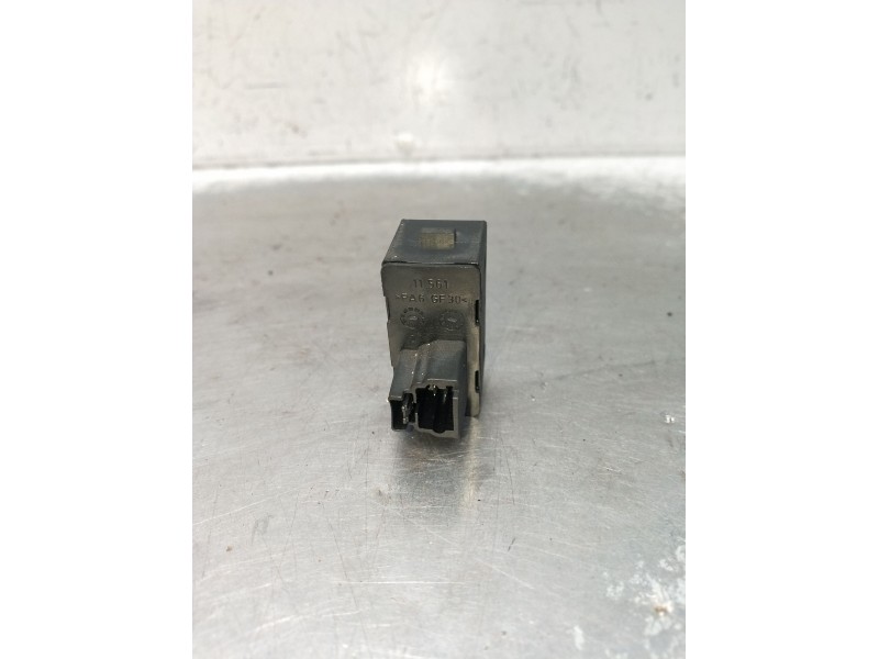 Recambio de mando elevalunas delantero derecho para peugeot 407 st sport pack referencia OEM IAM 96360166XT 5P 