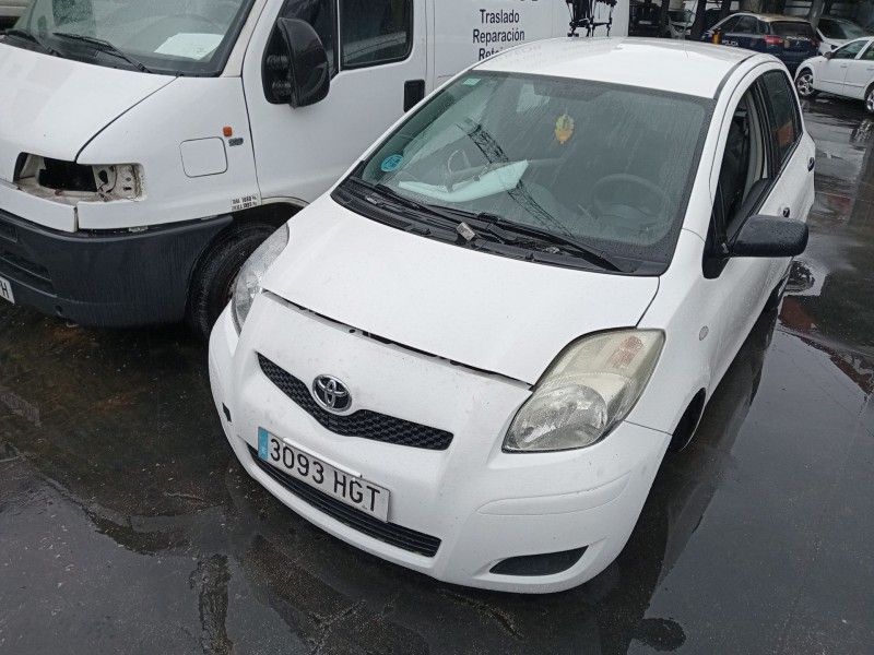 toyota yaris (_p9_) del año 2011