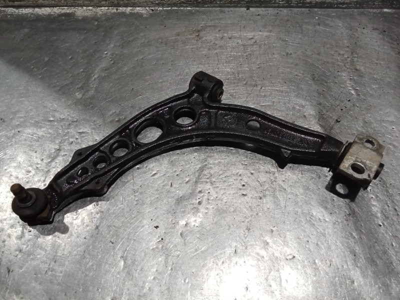 Recambio de brazo suspension inferior delantero izquierdo para fiat punto (176_) 1.7 td referencia OEM IAM   