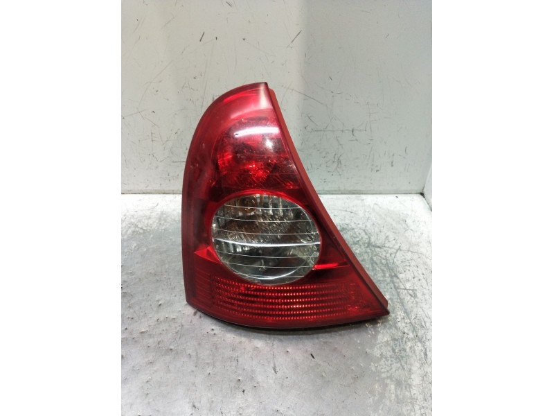 Recambio de piloto trasero izquierdo para renault clio ii (bb_, cb_) 1.5 dci (b/cb07) referencia OEM IAM   