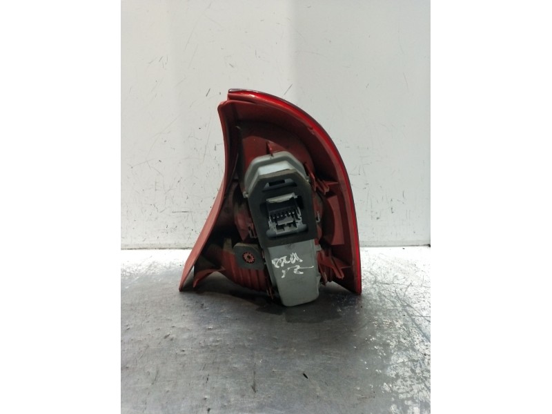 Recambio de piloto trasero izquierdo para renault clio ii (bb_, cb_) 1.5 dci (b/cb07) referencia OEM IAM   