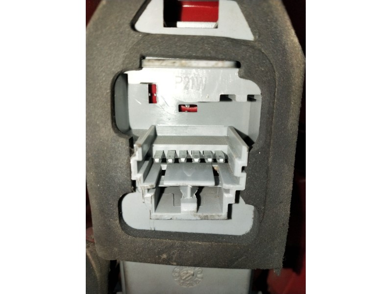 Recambio de piloto trasero izquierdo para renault clio ii (bb_, cb_) 1.5 dci (b/cb07) referencia OEM IAM   