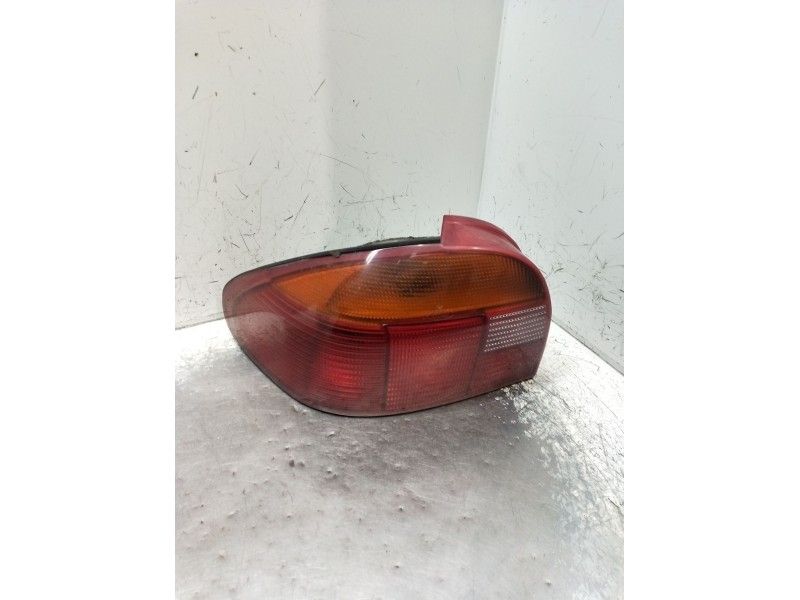 Recambio de piloto trasero izquierdo para ford mondeo i turnier (bnp) 1.8 td referencia OEM IAM   