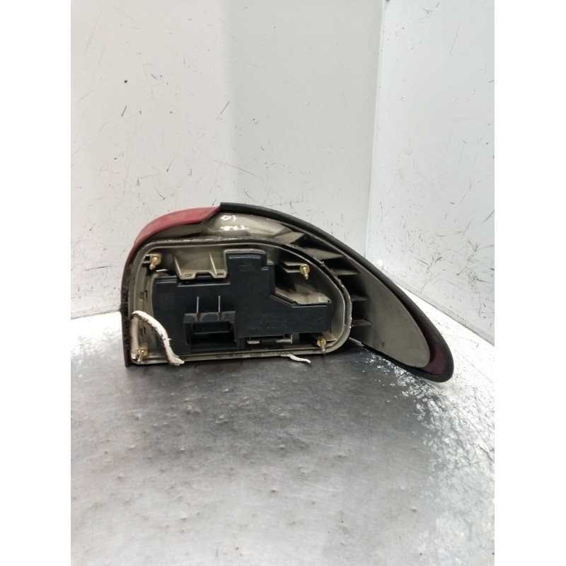 Recambio de piloto trasero izquierdo para ford mondeo i turnier (bnp) 1.8 td referencia OEM IAM   