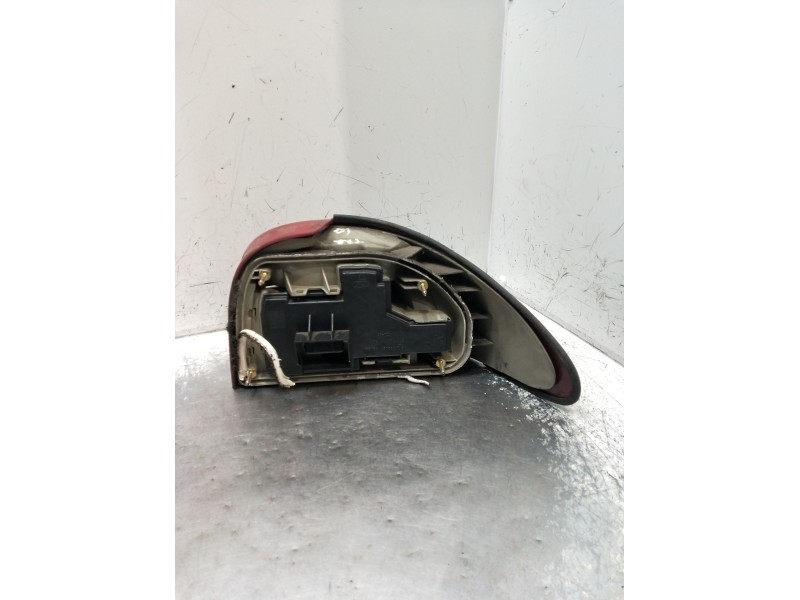 Recambio de piloto trasero izquierdo para ford mondeo i turnier (bnp) 1.8 td referencia OEM IAM   