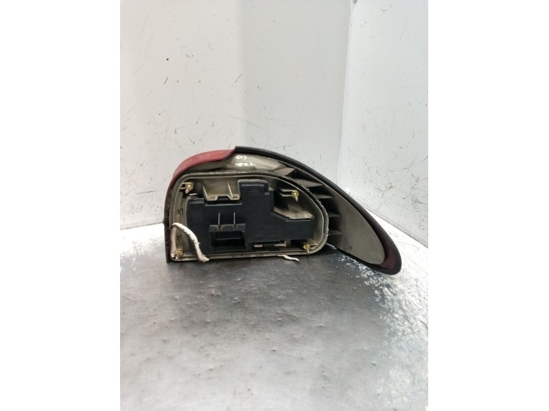 Recambio de piloto trasero izquierdo para ford mondeo i turnier (bnp) 1.8 td referencia OEM IAM   