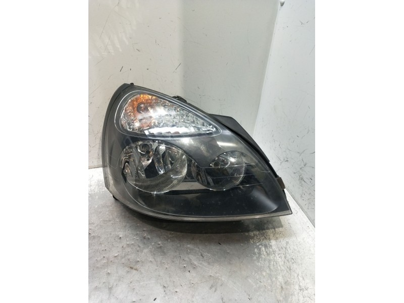 Recambio de faro derecho para renault clio ii (bb_, cb_) 1.5 dci (b/cb07) referencia OEM IAM 7701054063H  