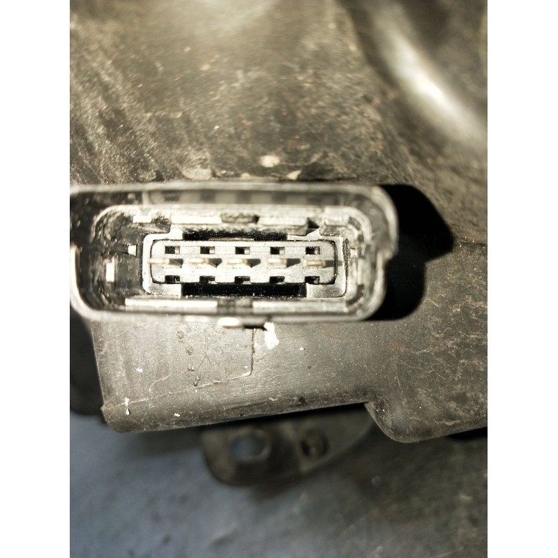 Recambio de faro derecho para renault clio ii (bb_, cb_) 1.5 dci (b/cb07) referencia OEM IAM 7701054063H  