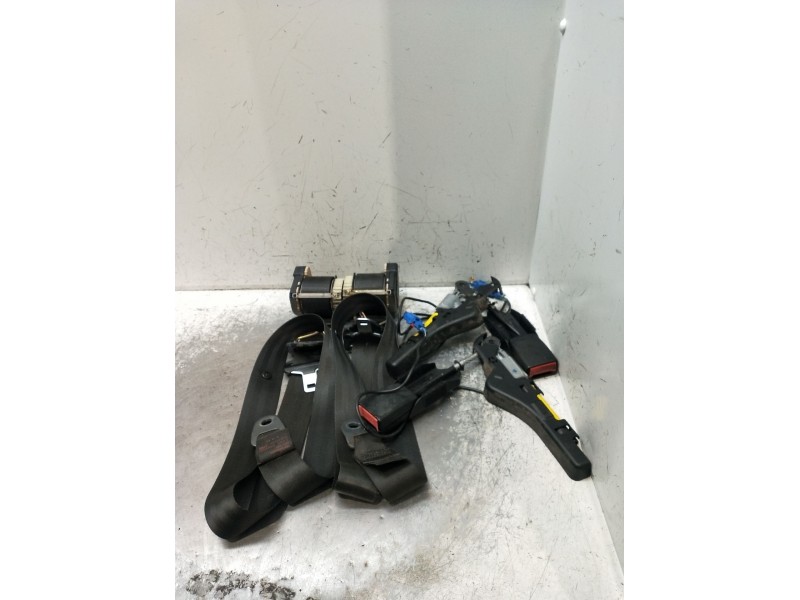 Recambio de juego cinturones delantero para citroën c3 i (fc_, fn_) 1.4 hdi referencia OEM IAM  5P 
