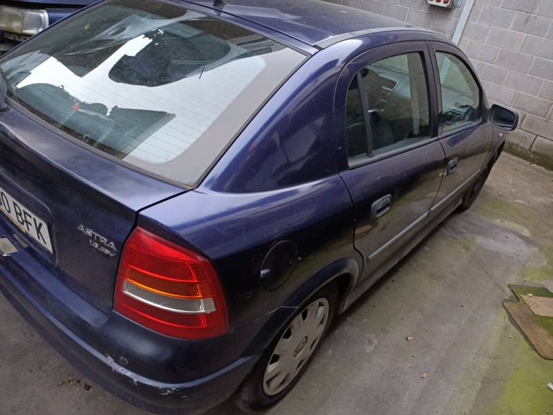 opel astra g berlina del año 2001