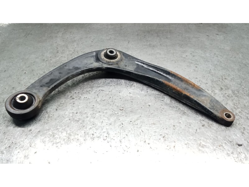 Recambio de brazo suspension inferior delantero izquierdo para citroën c4 lim. seduction referencia OEM IAM 823215  10