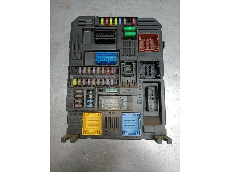 Recambio de caja reles / fusibles para peugeot partner furgoneta/monovolumen (k9) 1.6 bluehdi 75 referencia OEM IAM 9826323580 2