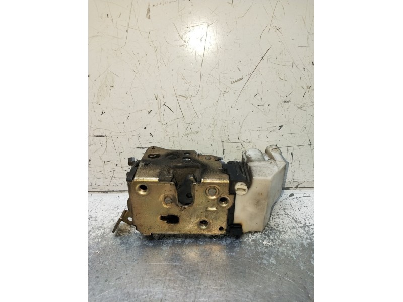 Recambio de motor cierre centralizado trasero izquierdo para fiat punto (176_) 1.7 td referencia OEM IAM  5P 