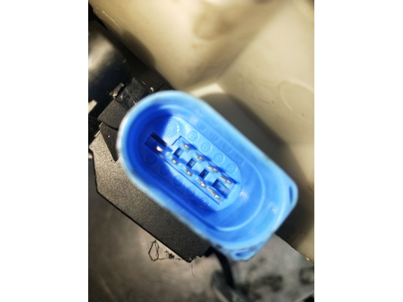 Recambio de motor cierre centralizado delantero derecho para volkswagen touran (1t1) 2.0 tdi referencia OEM IAM   5P