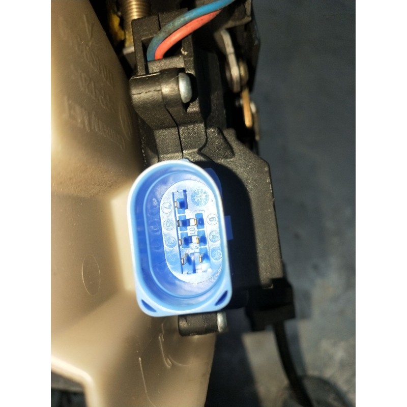 Recambio de motor cierre centralizado trasero izquierdo para volkswagen touran (1t1) 2.0 tdi referencia OEM IAM  5P 