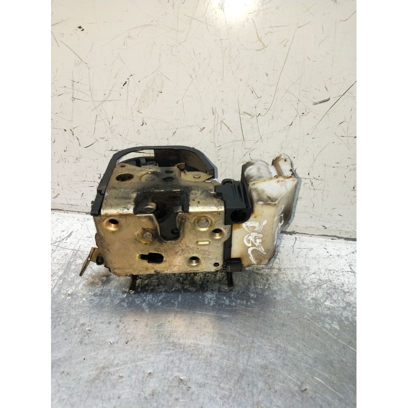 Recambio de motor cierre centralizado delantero izquierdo para fiat punto (176_) 1.7 td referencia OEM IAM  5P 