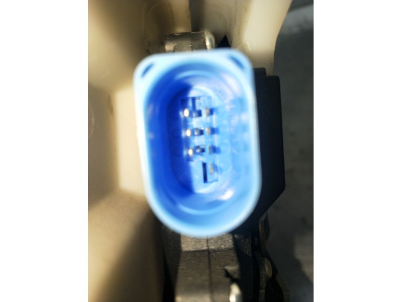 Recambio de motor cierre centralizado trasero derecho para volkswagen touran (1t1) 2.0 tdi referencia OEM IAM   5P