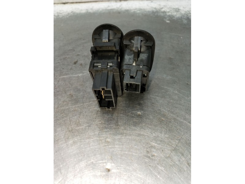 Recambio de mando elevalunas delantero izquierdo para citroën xsara (n1) 2.0 hdi 90 referencia OEM IAM 96605364XT 5P 