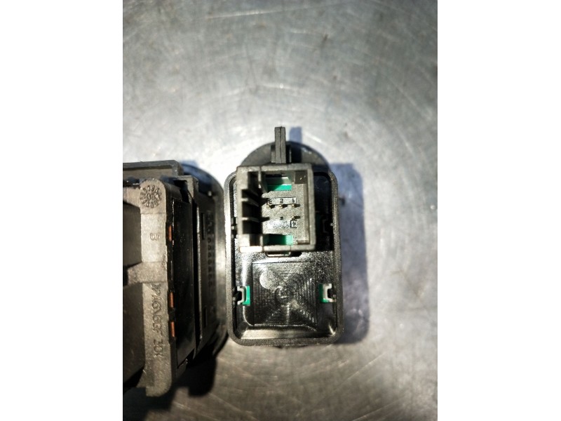 Recambio de mando elevalunas delantero izquierdo para citroën xsara (n1) 2.0 hdi 90 referencia OEM IAM 96605364XT 5P 