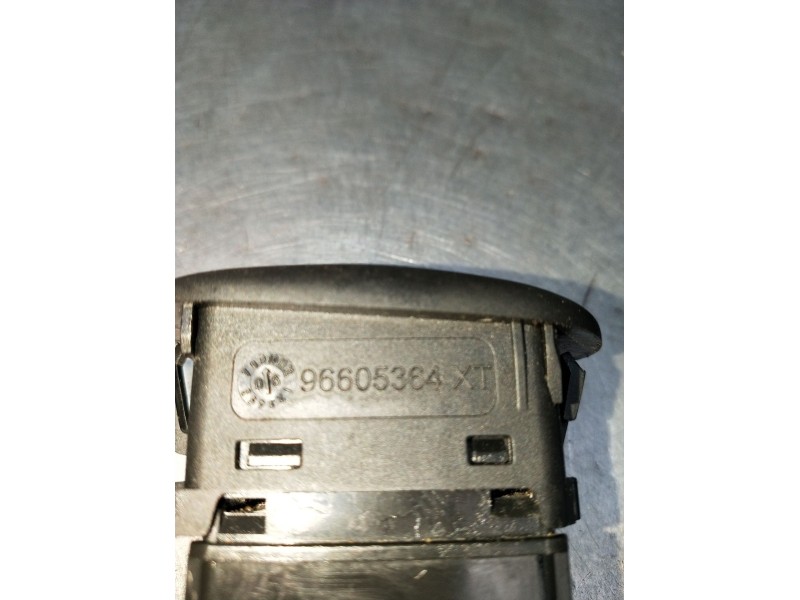 Recambio de mando elevalunas delantero izquierdo para citroën xsara (n1) 2.0 hdi 90 referencia OEM IAM 96605364XT 5P 