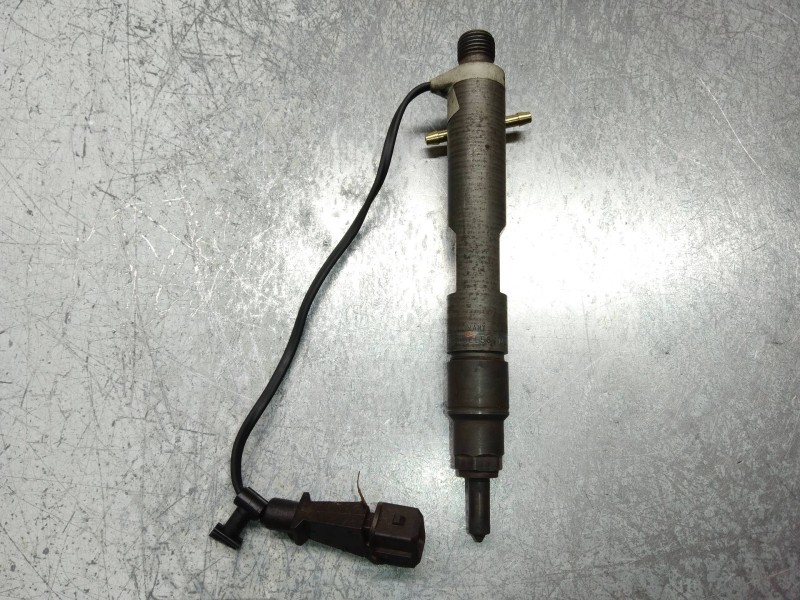 Recambio de inyector para audi a4 berlina (b5) 1.9 tdi referencia OEM IAM 028130201S  