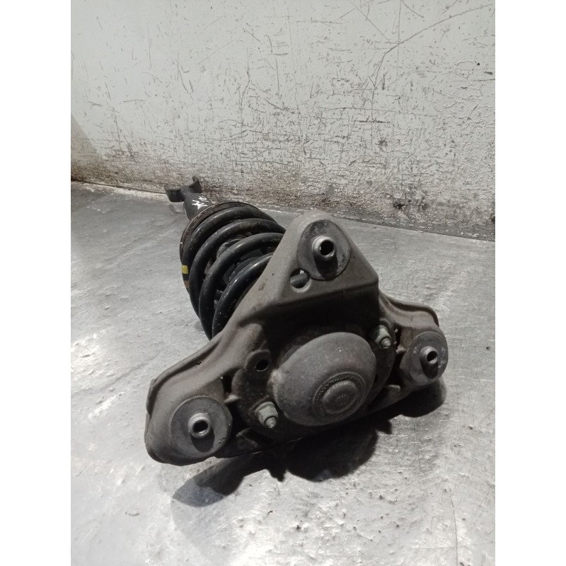Recambio de amortiguador delantero izquierdo para volkswagen passat b5.5 (3b3) 1.9 tdi referencia OEM IAM   