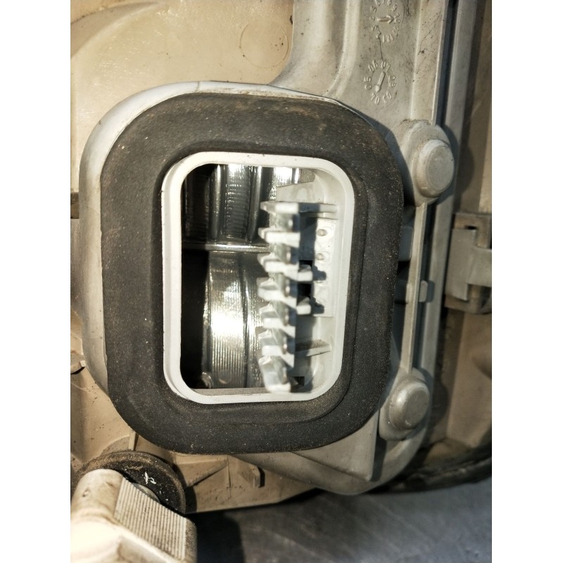 Recambio de piloto trasero izquierdo para opel zafira a monospace (t98) 2.0 dti 16v (f75) referencia OEM IAM   