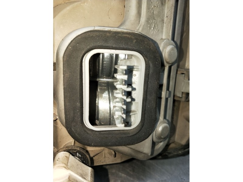 Recambio de piloto trasero izquierdo para opel zafira a monospace (t98) 2.0 dti 16v (f75) referencia OEM IAM   