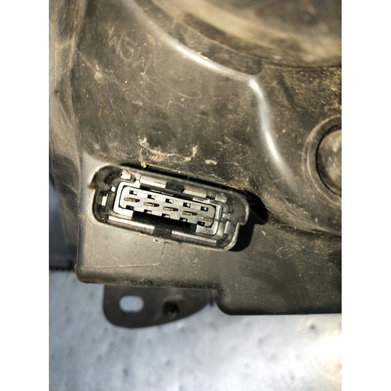 Recambio de faro derecho para renault clio ii (bb_, cb_) 1.5 dci (b/cb07) referencia OEM IAM   