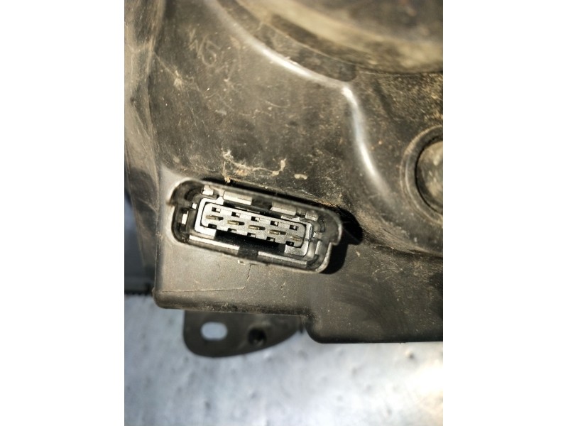 Recambio de faro derecho para renault clio ii (bb_, cb_) 1.5 dci (b/cb07) referencia OEM IAM   