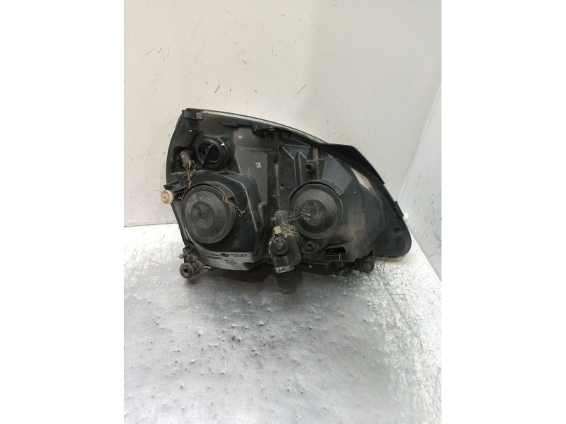 Recambio de faro izquierdo para renault clio ii (bb_, cb_) 1.5 dci (b/cb07) referencia OEM IAM   