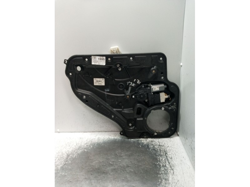 Recambio de elevalunas delantero izquierdo para volkswagen golf vi (5k1) advance referencia OEM IAM 5K4839729J 5K4839461 5P