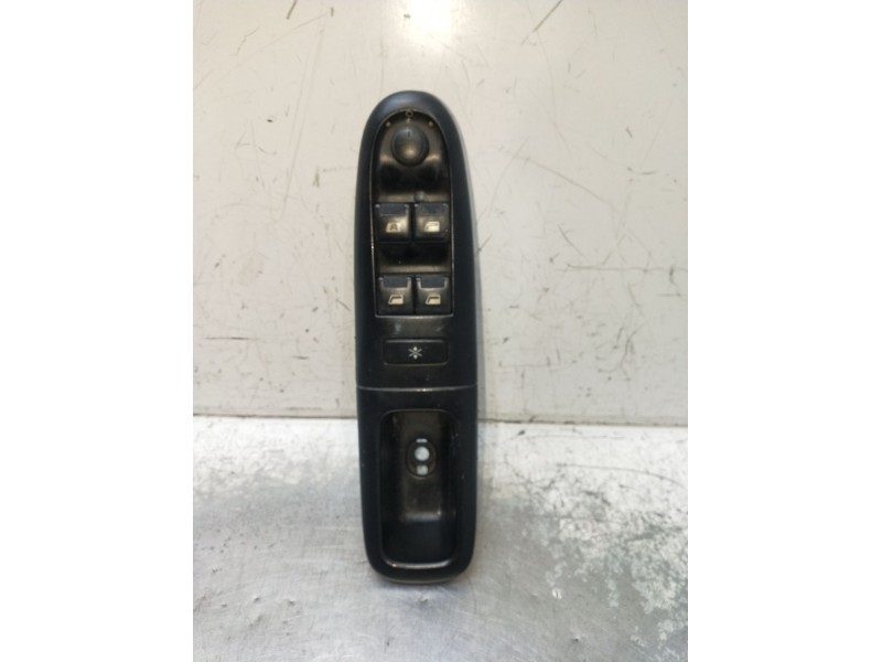 Recambio de mando elevalunas delantero izquierdo para peugeot 406 (8b) 2.0 hdi 110 referencia OEM IAM  5P 