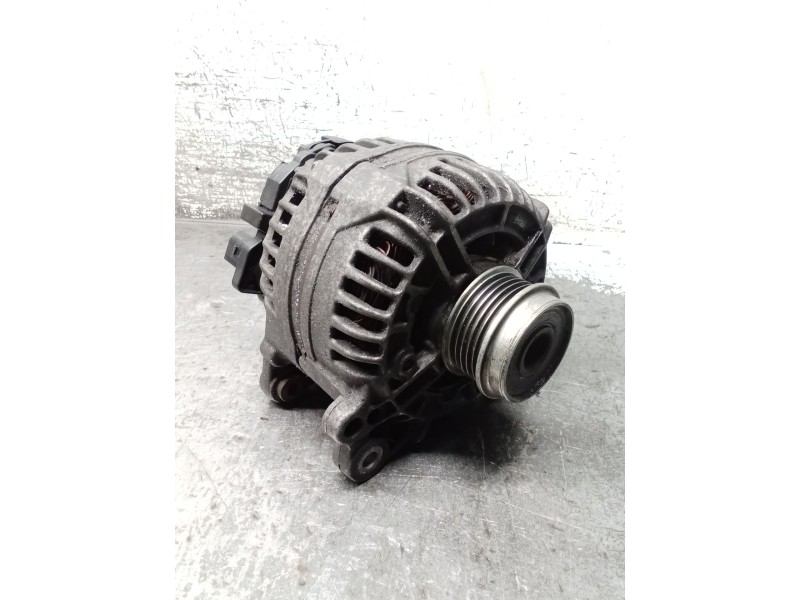Recambio de alternador para volkswagen passat b5.5 (3b3) 1.9 tdi referencia OEM IAM 028903031 0124515083 0124515083285 120A
