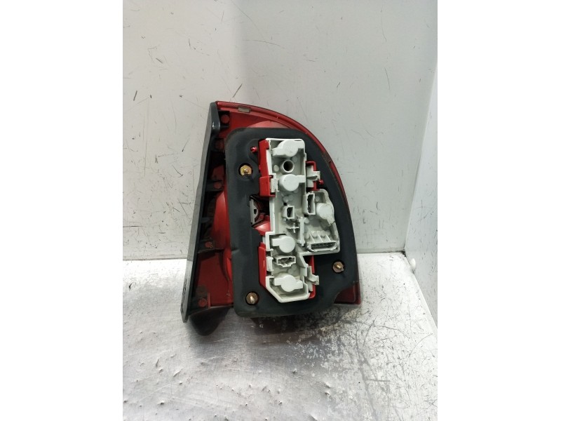 Recambio de piloto trasero izquierdo para volkswagen passat b5.5 (3b3) 1.9 tdi referencia OEM IAM   