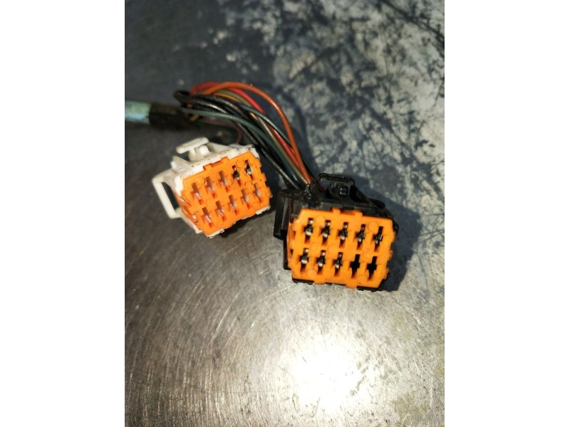 Recambio de retrovisor izquierdo para citroën c4 lim. seduction referencia OEM IAM  ELÉCTRICO 