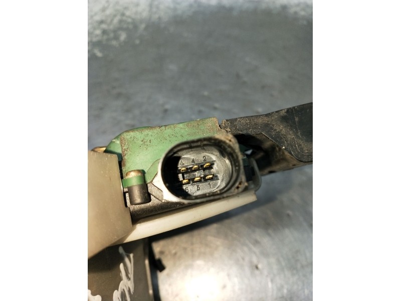 Recambio de motor cierre centralizado trasero izquierdo para volkswagen passat b5.5 (3b3) 1.9 tdi referencia OEM IAM  5P 