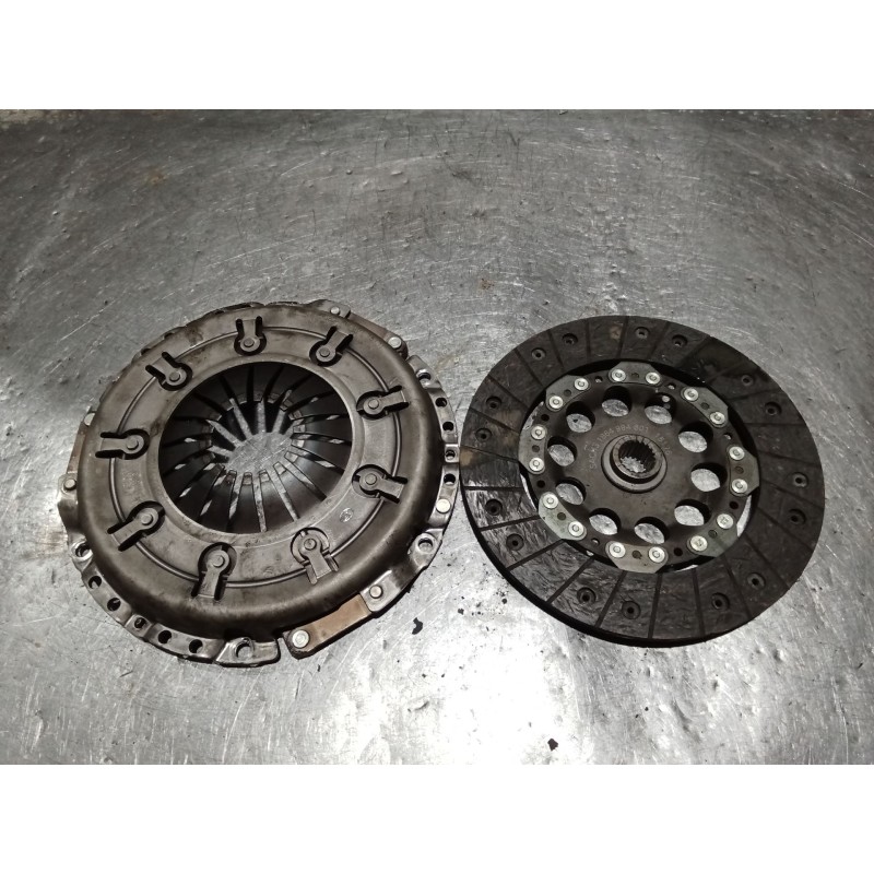 Recambio de kit embrague para mitsubishi montero pinin (h60/h70) 2000 gdi (5-ptas.) referencia OEM IAM 1864994601 15176 