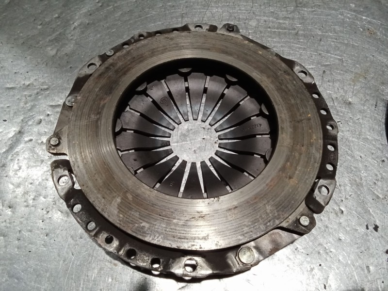 Recambio de kit embrague para mitsubishi montero pinin (h60/h70) 2000 gdi (5-ptas.) referencia OEM IAM 1864994601 15176 