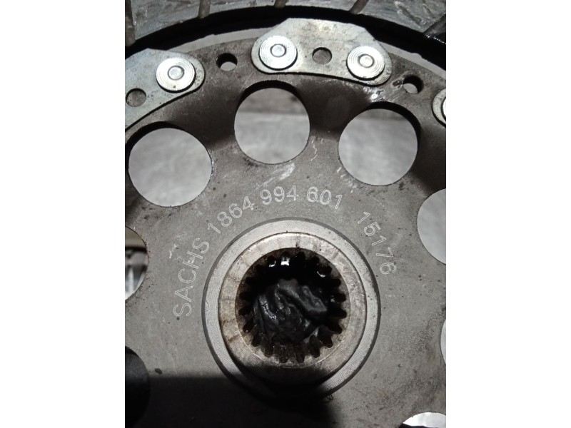 Recambio de kit embrague para mitsubishi montero pinin (h60/h70) 2000 gdi (5-ptas.) referencia OEM IAM 1864994601 15176 